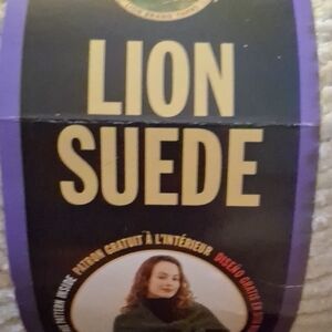 7 Skeins Lion Suede Yarn - Cream ($5 Ea)